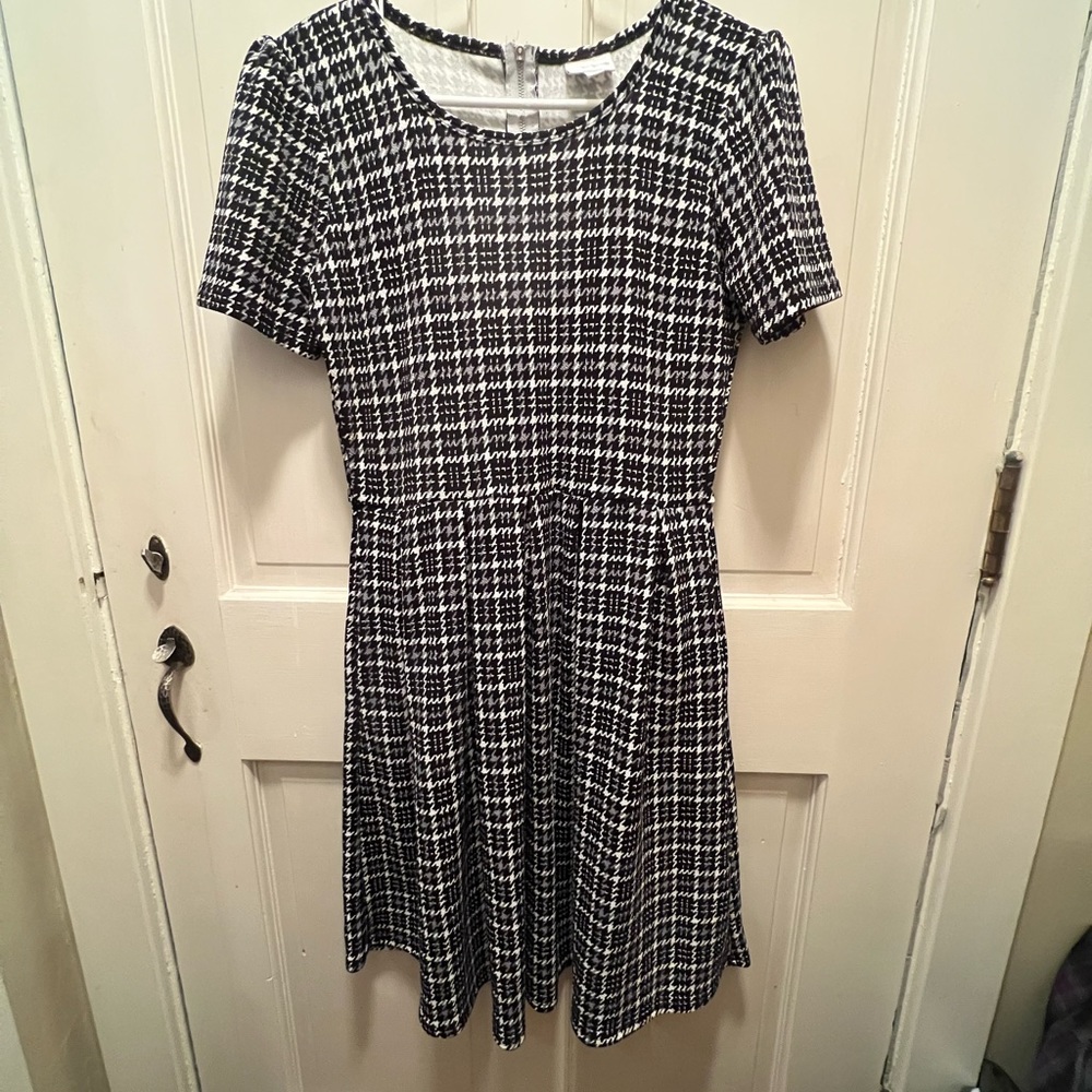 Lularoe Amelia Dress - size Medium